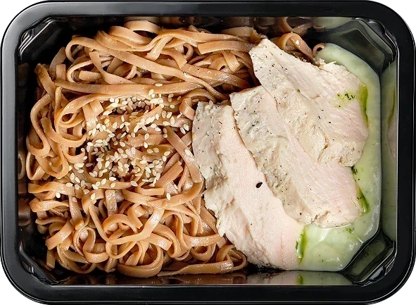 Соба с кунжутом, Курица томленая в йогуртовом маринаде