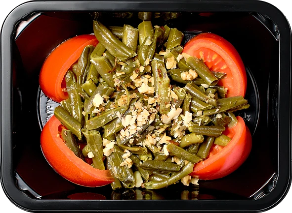Зеленая фасоль с каперсами и помидорами