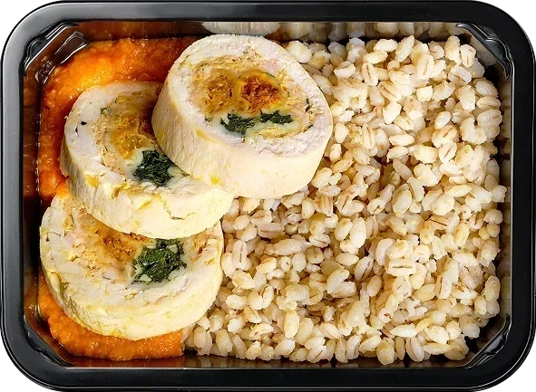 Рулет из говядины с маринованным бедром цыпленка, Отварная барли