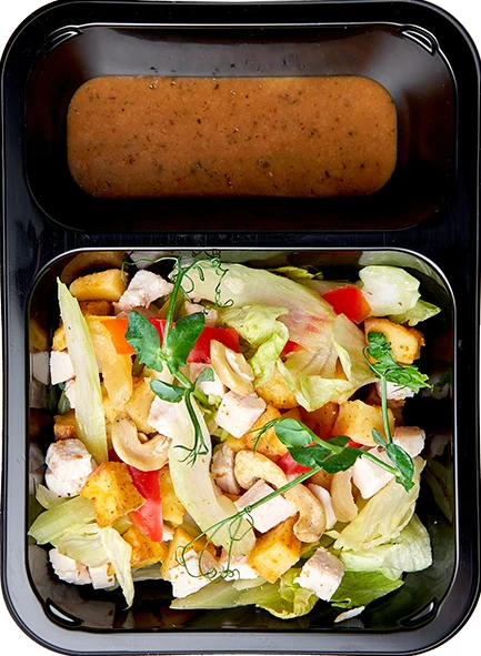 Салат из печеного картофеля, курицы и сельдерея