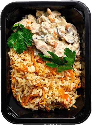 Фрикасе из цыпленка с грибами и мексиканский рис