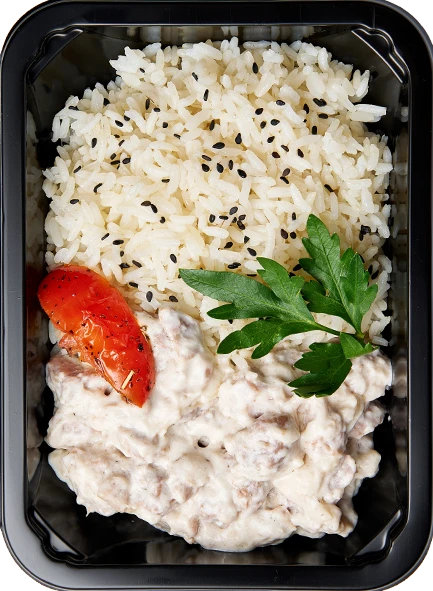 Куриное бедро в сметане с грецким орехом-Отварной рис с черным кунжутом