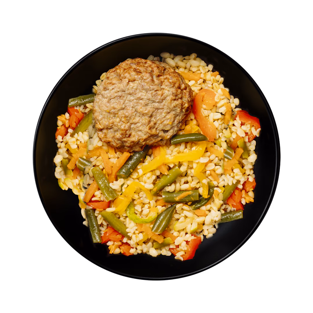 Биточек из говядины с булгуром и овощами