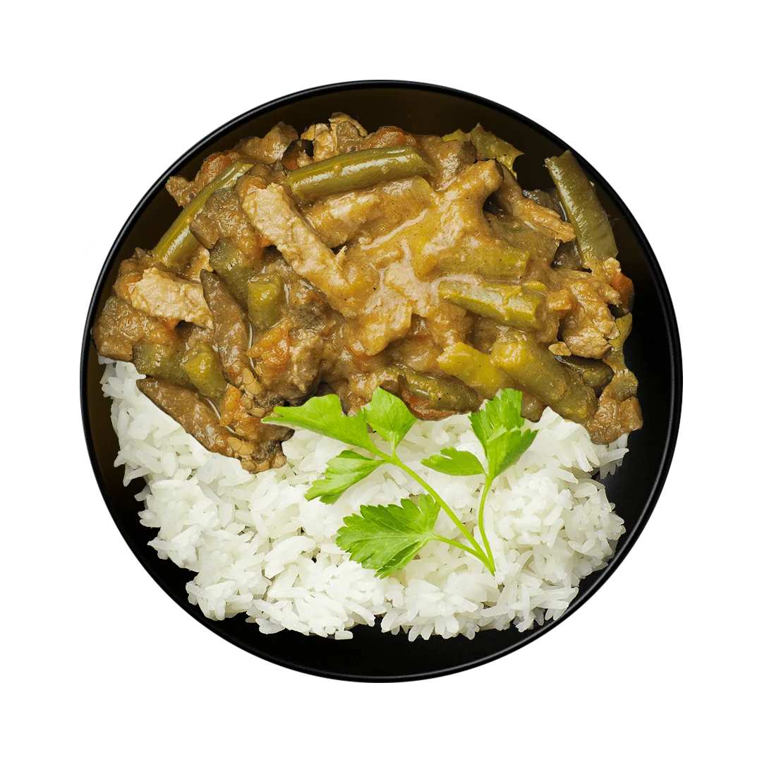 Говядина со стручковой фасолью и рисом в пряном соусе