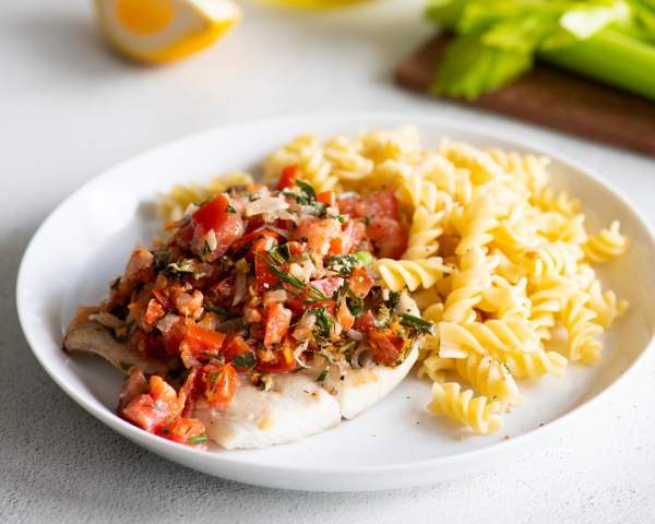 Рыба по-гречески и спагетти