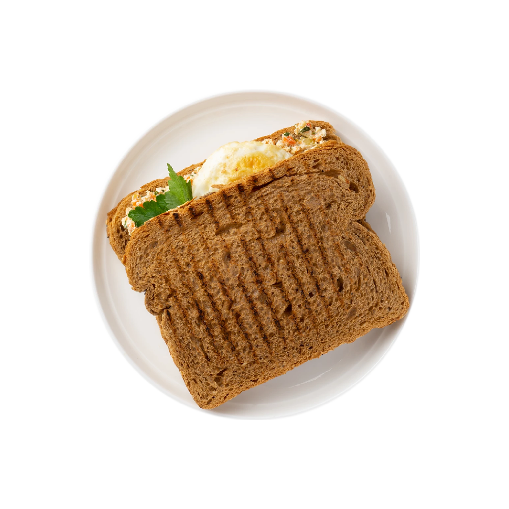 Сэндвич с творогом, обжаренным яйцом, сальсой из перца